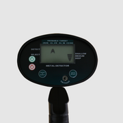Beginner metal detector with waterproof coil and LCD display – view 3 of 5